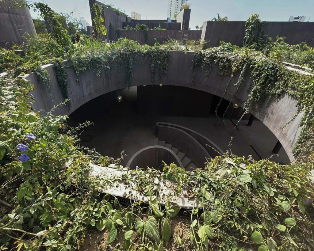 Un aquarium brutaliste au Mexique imagine l’avenir après les changements climatiques